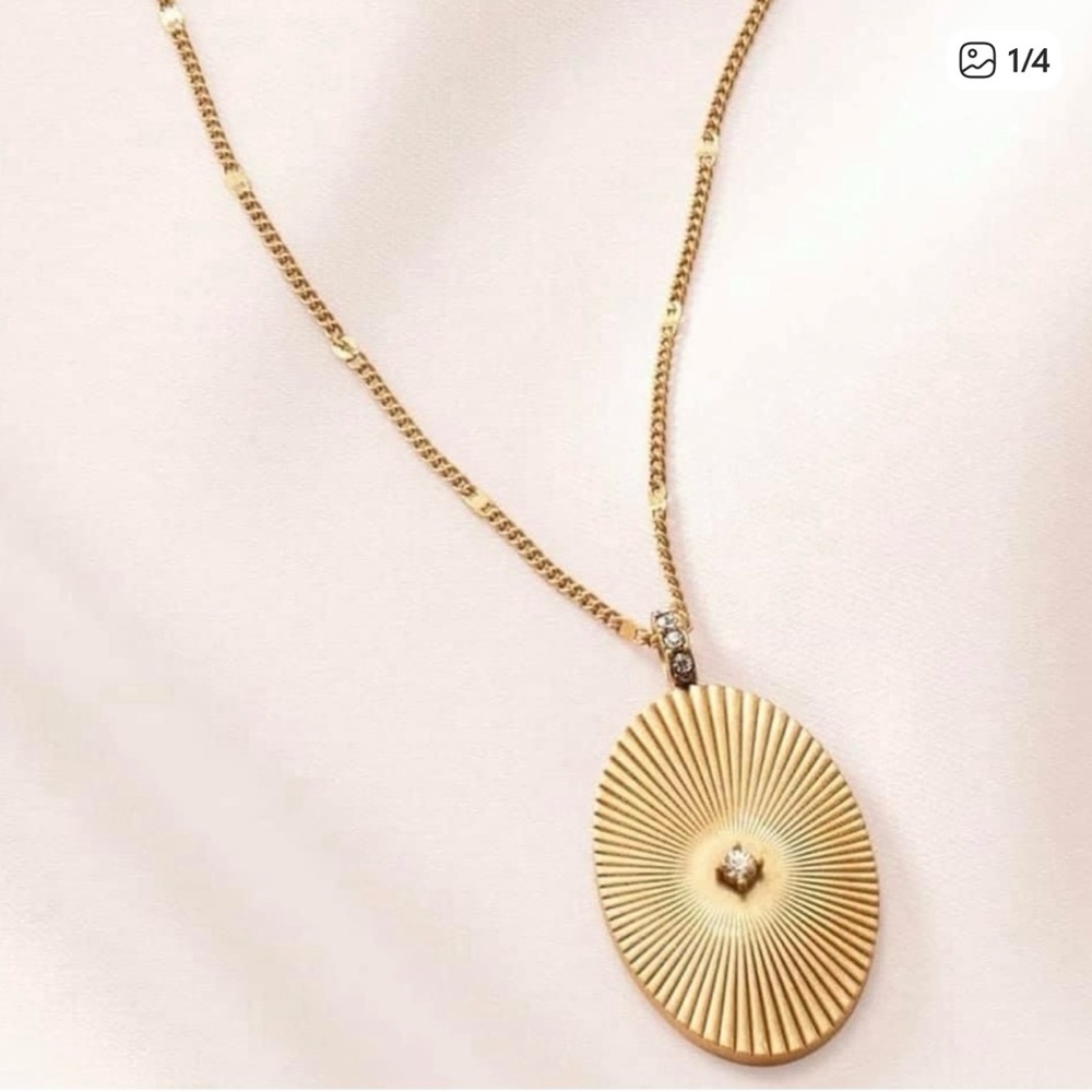 Stella & Dot Gold Sunburst Pendant Necklace